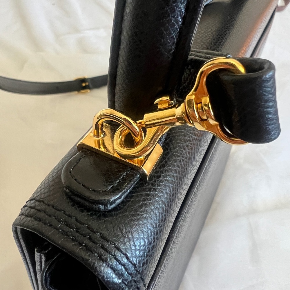 Valentino Garavani Black Leather Shoulder Bag - Picture 3 of 15